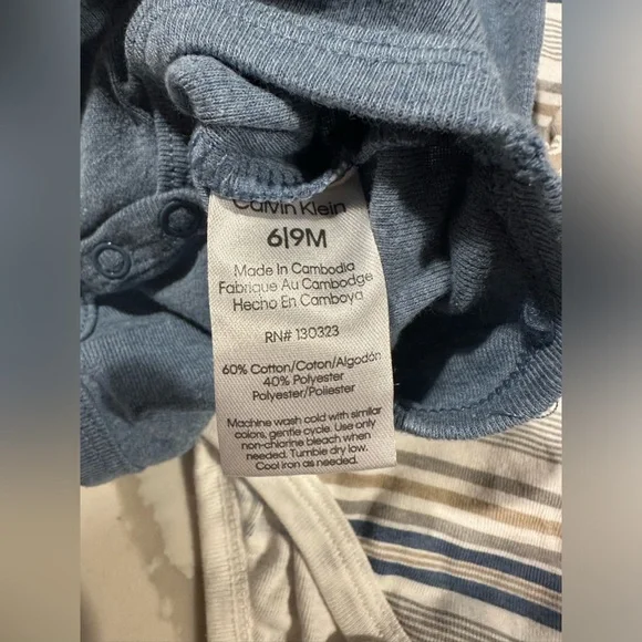 Set of 3 Calvin Klein Baby Onesies Size 6-9 Months - Picture 5 of 6